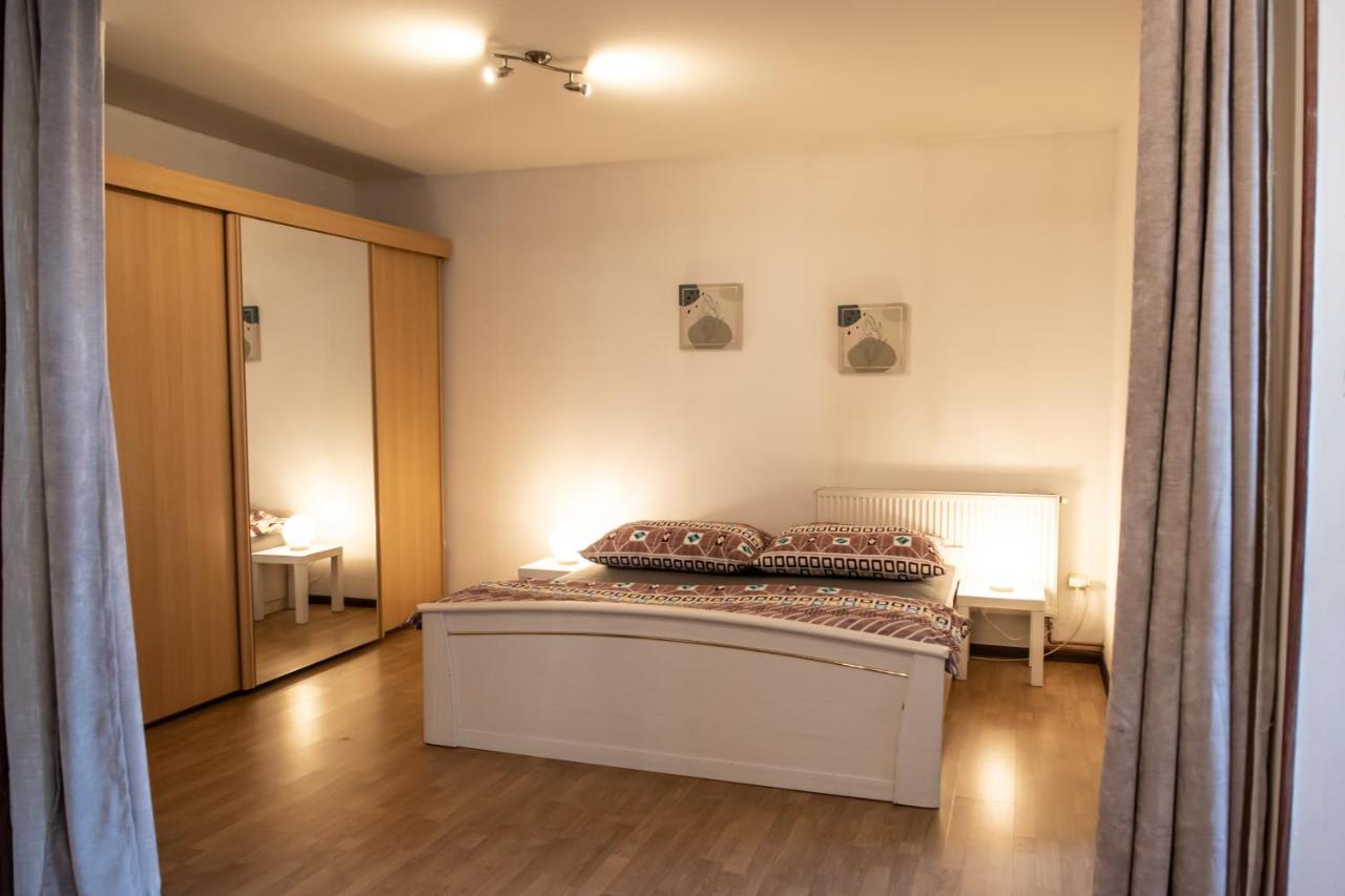 Podkrovni Apartman S Vyhledem Na Namesti Lomnice nad Luznici Luaran gambar