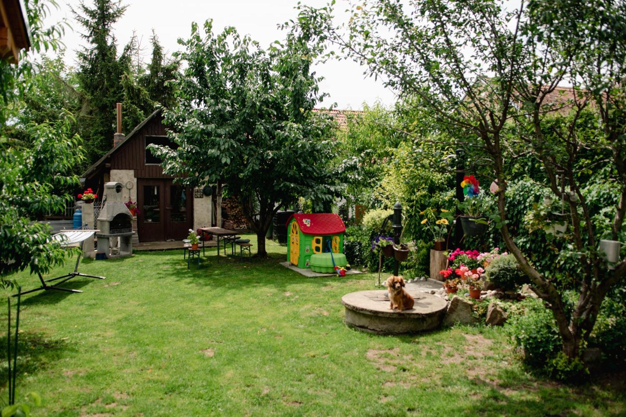 Podkrovni Apartman S Vyhledem Na Namesti Lomnice nad Luznici Luaran gambar